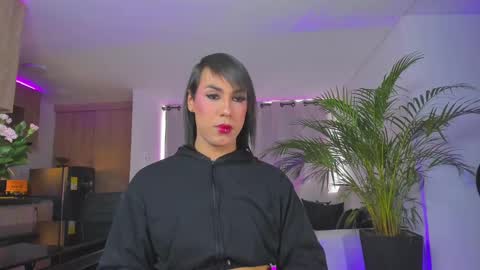 Snapshot of alejaevangeline chatting on 02.25.25 A L E J A N D R A online show from 02.25.25