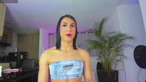 Snapshot of alejaevangeline chatting on 09.27.25 A L E J A N D R A online show from 09.27.25