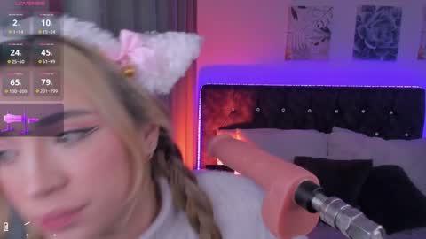 Snapshot of alejamillan1 chatting on 12.17.24   night GTM -5 online show from 12.17.24