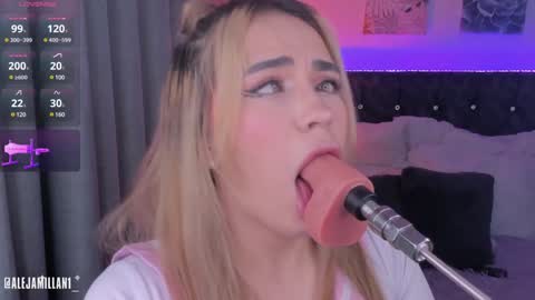 Snapshot of alejamillan1 chatting on 12.18.24   night GTM -5 online show from 12.18.24