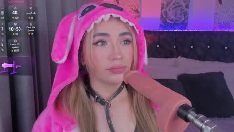 Snapshot of alejamillan1 chatting on 12.19.24   night GTM -5 online show from 12.19.24