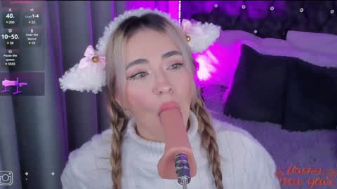 Snapshot of alejamillan1 chatting on 01.05.25   night GTM -5 online show from 01.05.25