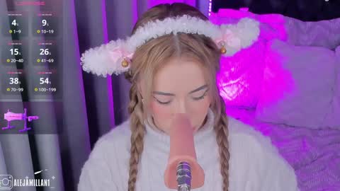 Snapshot of alejamillan1 chatting on 01.28.25   night GTM -5 online show from 01.28.25