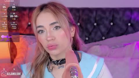 Snapshot of alejamillan1 chatting on 03.07.25   night GTM -5 online show from 03.07.25