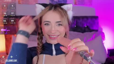 Snapshot of alejamillan1 chatting on 03.12.25   night GTM -5 online show from 03.12.25