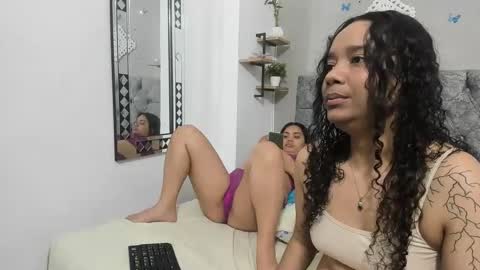 alejandra_evanss online show from 12.22.24