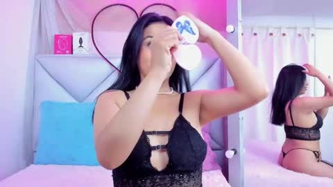 Snapshot of alejandra_lee19 chatting on 05.28.26 alejandra_lee19 online show from 05.28.26