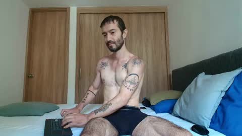 Snapshot of alejandro_bigcock chatting on 04.26.26 Alejandro Hernndez online show from 04.26.26