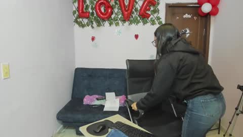 Snapshot of alejita_smithh chatting on 03.01.25 zoe and Kataleya online show from 03.01.25