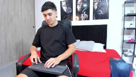 alejo_gray1 online show from 02.07.26