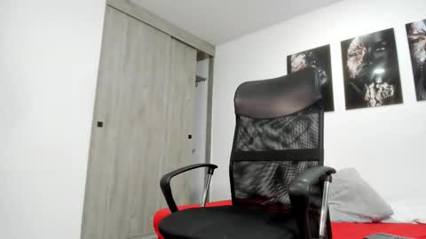 alejo_gray1 online show from 03.01.26