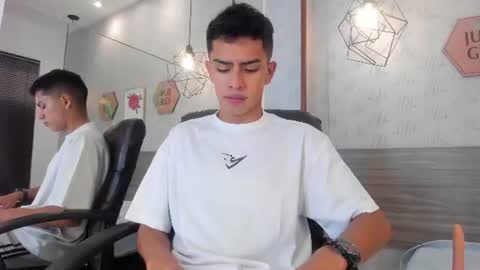 Snapshot of alejo_jones_ chatting on 07.17.26 alejo_jones_ online show from 07.17.26