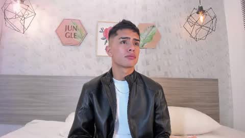 Snapshot of alejo_jones_ chatting on 07.25.26 alejo_jones_ online show from 07.25.26