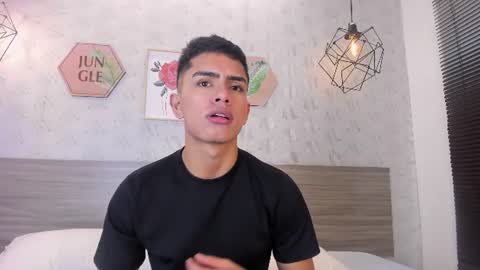 Snapshot of alejo_jones_ chatting on 07.28.26 alejo_jones_ online show from 07.28.26