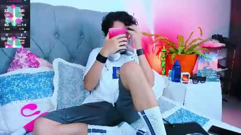 Snapshot of aleme_00 chatting on 07.25.26 Alem online show from 07.25.26