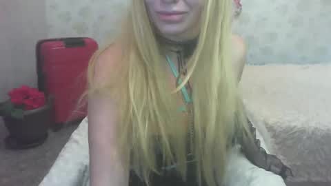 Snapshot of alenablack chatting on 12.03.24 Luly online show from 12.03.24
