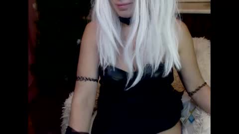 Snapshot of alenablack chatting on 12.18.24 Luly online show from 12.18.24