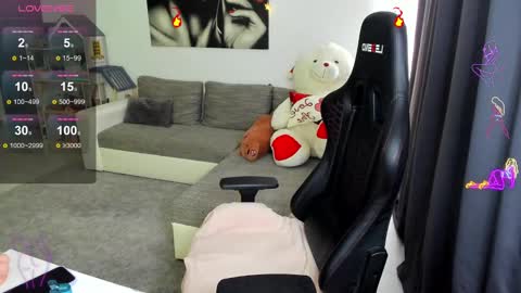 Alesia online show from 01.30.25