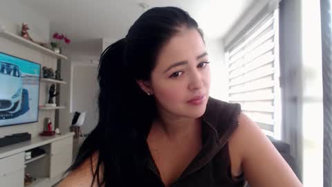 Snapshot of aleska__bell chatting on 09.11.25 Aleska online show from 09.11.25