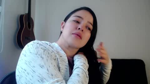 Snapshot of aleska__bell chatting on 10.07.25 Aleska online show from 10.07.25