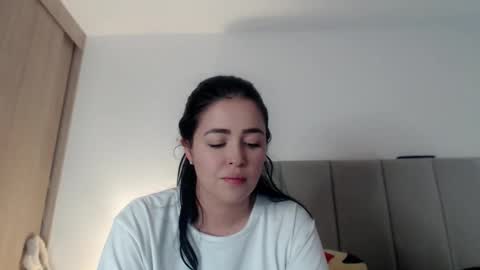 Snapshot of aleska__bell chatting on 11.30.25 Aleska online show from 11.30.25