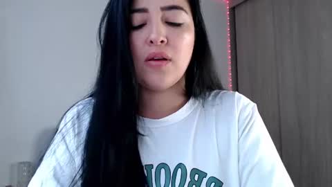 Snapshot of aleska__bell chatting on 07.28.26 Aleska online show from 07.28.26