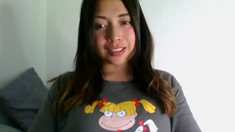 QUEEN OFF MILk  IM BACK  15 NOV online show from 04.21.26
