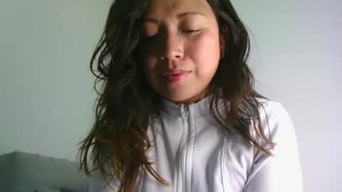 QUEEN OFF MILk  IM BACK  15 NOV online show from 04.26.26
