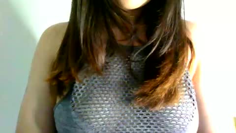 QUEEN OFF MILk  IM BACK  15 NOV online show from 05.21.26