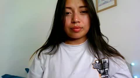 QUEEN OFF MILk  IM BACK  15 NOV online show from 05.24.26