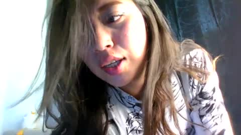 QUEEN OFF MILk  IM BACK  15 NOV online show from 06.02.26
