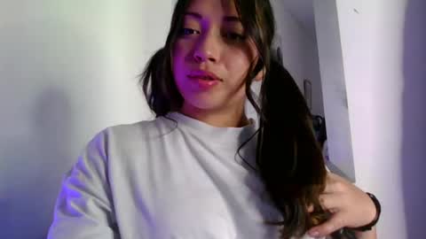 QUEEN OFF MILk  IM BACK  15 NOV online show from 06.04.26