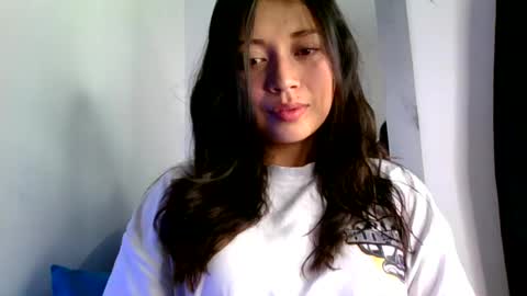 QUEEN OFF MILk  IM BACK  15 NOV online show from 06.08.26
