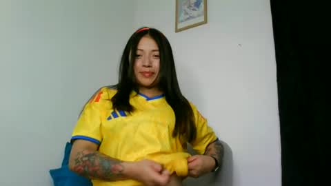 QUEEN OFF MILk  IM BACK  15 NOV online show from 06.24.26
