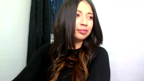 QUEEN OFF MILk  IM BACK  15 NOV online show from 07.25.26