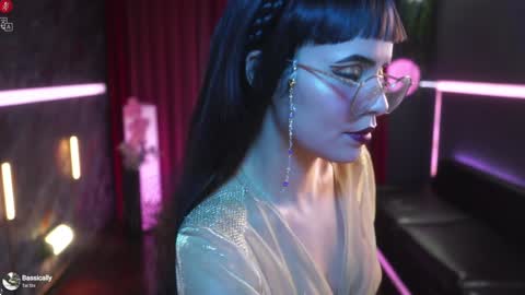 Alessa Goreng online show from 12.15.24