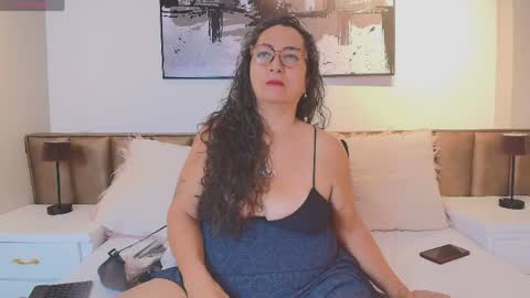 Snapshot of alessandraleroy chatting on 04.19.26 Alessandra online show from 04.19.26