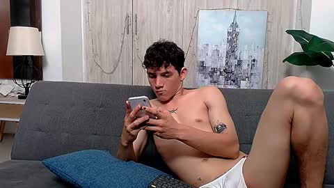 Snapshot of alessandrith104266 chatting on 12.03.24 alessandrith104266 online show from 12.03.24