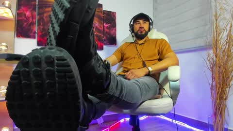 Snapshot of alessandro__wye chatting on 01.03.25 ALESSANDRO WYE online show from 01.03.25