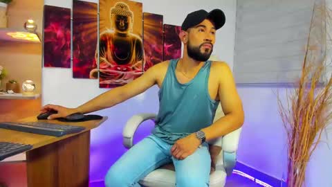 Snapshot of alessandro__wye chatting on 01.08.25 ALESSANDRO WYE online show from 01.08.25