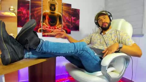 Snapshot of alessandro__wye chatting on 01.18.25 ALESSANDRO WYE online show from 01.18.25