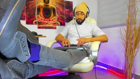 Snapshot of alessandro__wye chatting on 01.26.25 ALESSANDRO WYE online show from 01.26.25