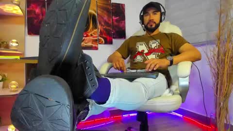 Snapshot of alessandro__wye chatting on 01.27.25 ALESSANDRO WYE online show from 01.27.25