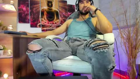 Snapshot of alessandro__wye chatting on 02.05.25 ALESSANDRO WYE online show from 02.05.25