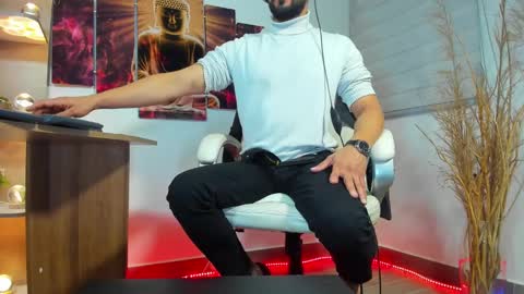 Snapshot of alessandro__wye chatting on 02.17.25 ALESSANDRO WYE online show from 02.17.25