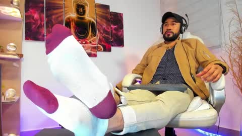 Snapshot of alessandro__wye chatting on 02.28.25 ALESSANDRO WYE online show from 02.28.25