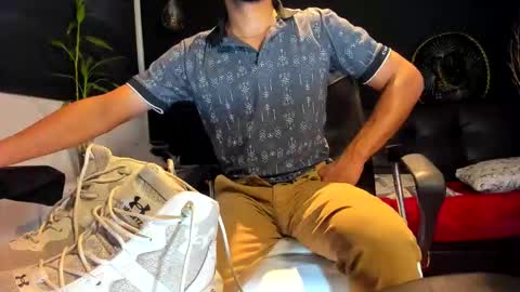 Snapshot of alessandro__wye chatting on 10.17.25 ALESSANDRO WYE online show from 10.17.25