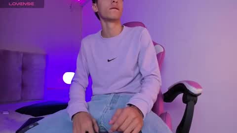 Snapshot of alessandro_dybala chatting on 12.21.24 Alessandro Dybala online show from 12.21.24