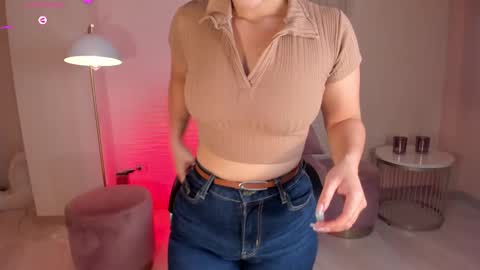 ALESSA ROMERO  online show from 03.02.25