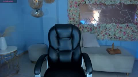 ALESSA ROMERO  online show from 02.25.26